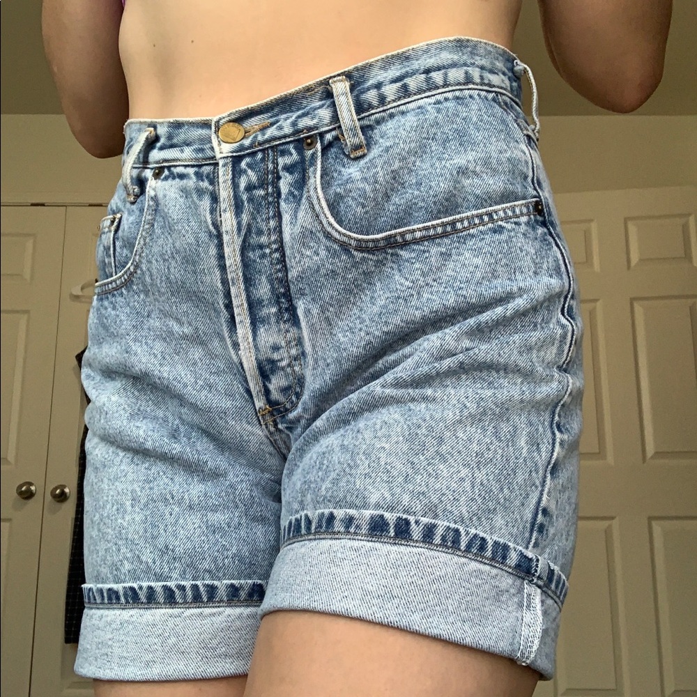 Vintage Guess high-waisted jean shorts